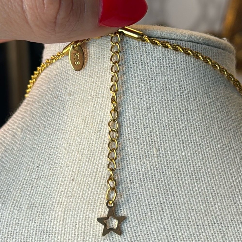 Stainless angel wings on 18kt gold plated 17.5” chain - Picture 6 of 6